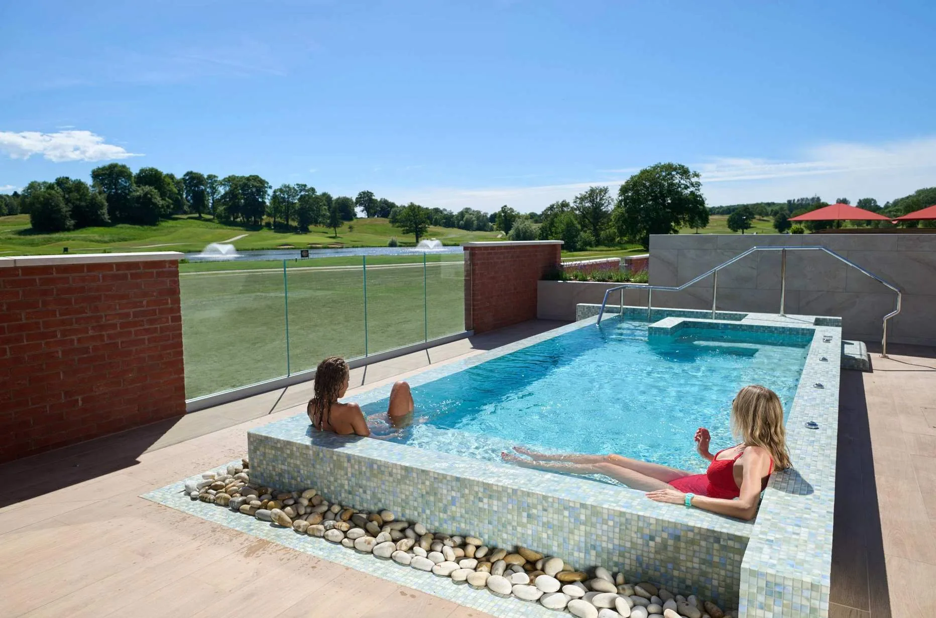 Sauna, Hydropool & Shower