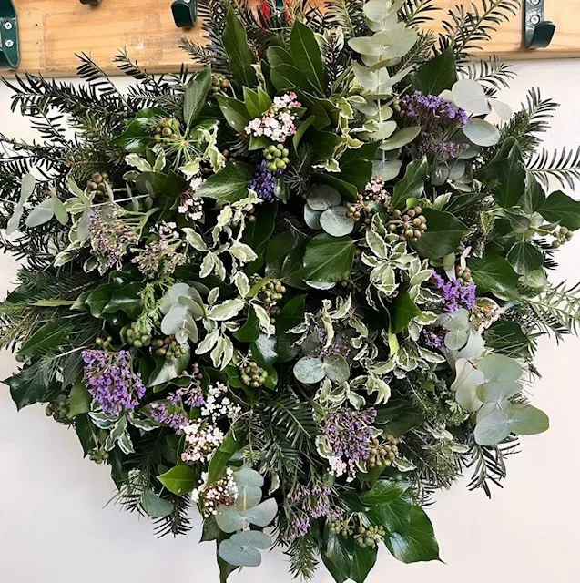 Make A Christmas Wreath 