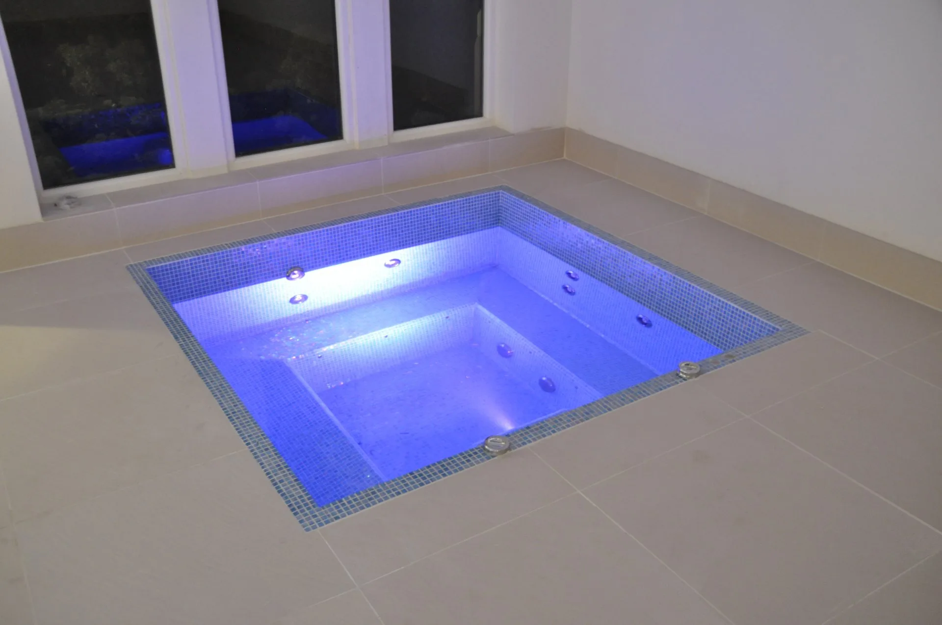 Plunge pool